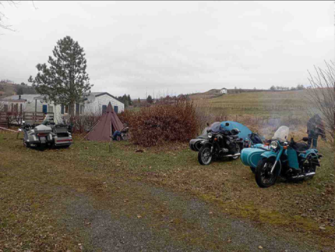 Arrived at the mini-vernale, picnic on the way 1100 m without jackets, there is no more season ?