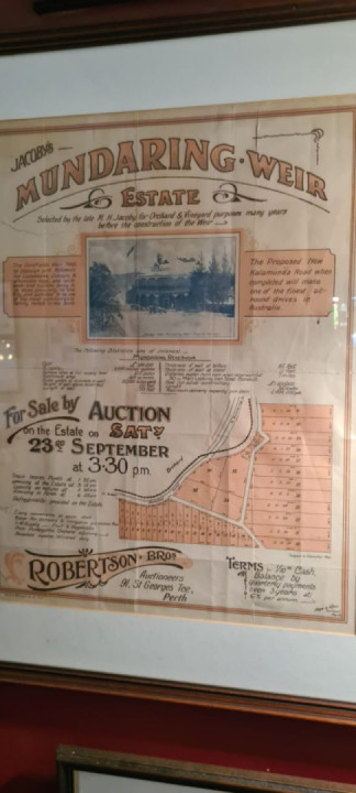 Nice little weekday ride out to the Mundaring Weir Pub for lunch with a feathered friend