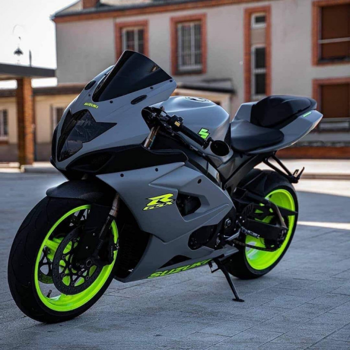 Thoughts on the grey?.. might change my bike to this