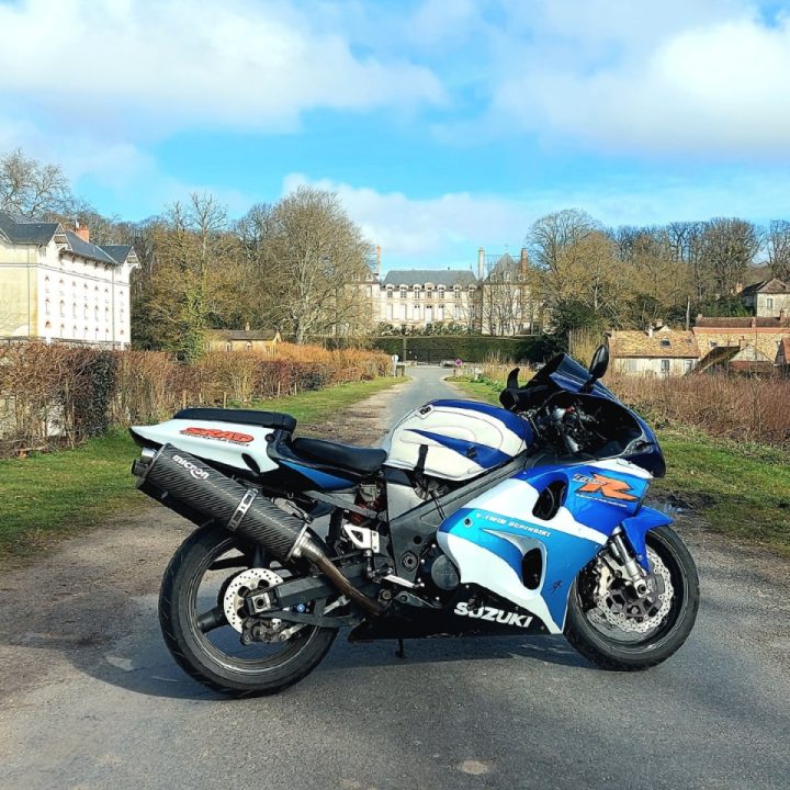 Let's take advantage of this beautiful sunshine for a ride,