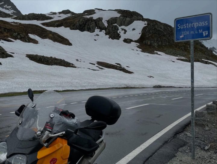 Greetings from the “Susten Pass”