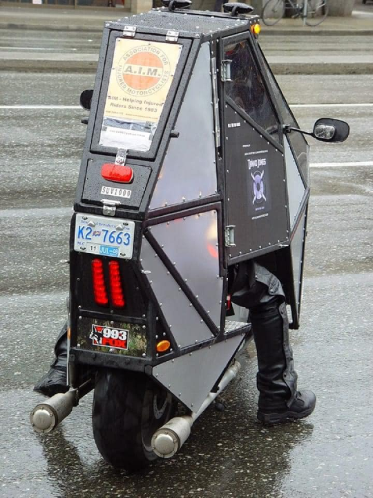 Which one of you is this? Confess now!!