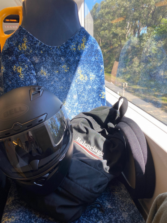 Relaxing train ride to Wollongong?