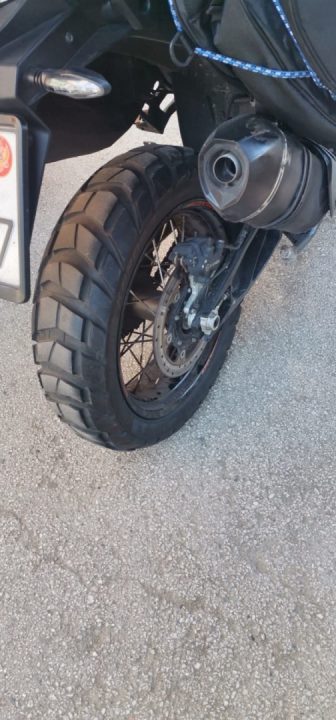 Metzeler karoo 3 new, Michelin anakee old
