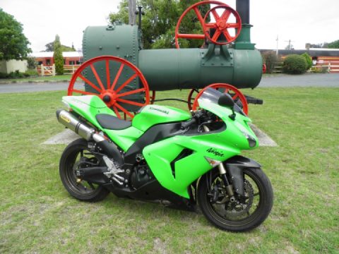 From steam to ZX10r... I love this bike, just hope I never get done for doing 299kph