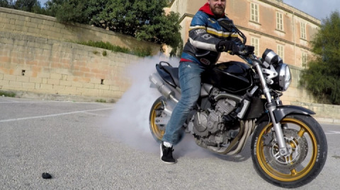 Who changes tyres befote good burn ?