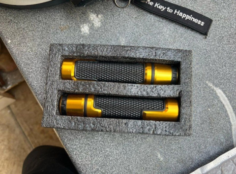 What's the easiest way to changing grips??