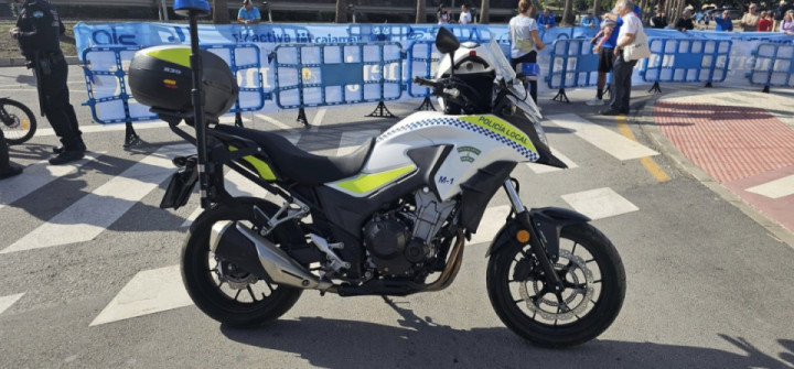 The police in Spain  uses the best bike!