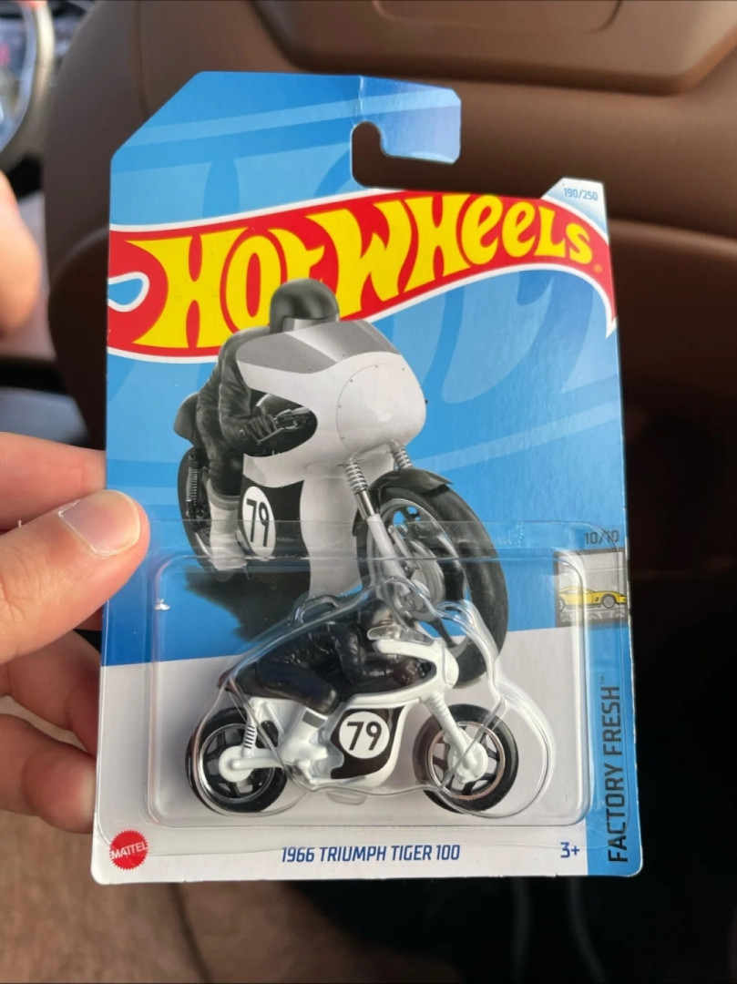 1966 Triumph Tiger Hotwheel