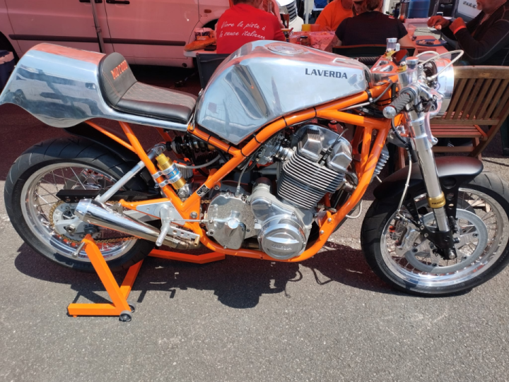 I was at the Trofeo Rosso show yesterday and spotted this gorgeous Motod Laverda.