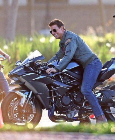 Whos waiting top gun 2 ?? ?