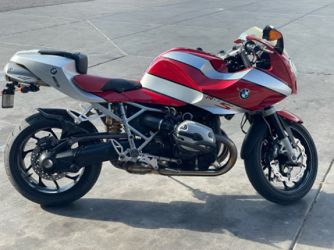 R1200S