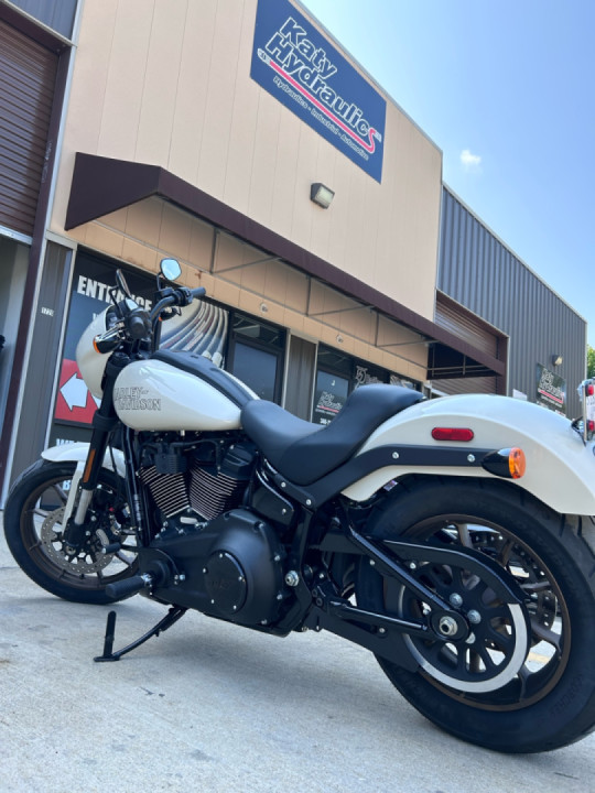 Nice day for a ride here in Houston to see some customers!!