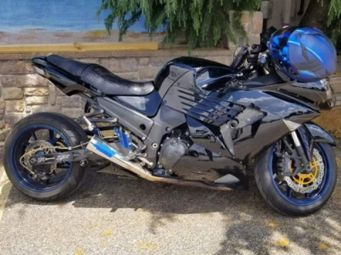 Out on a Lunchdate with my Love #BlueFury ?