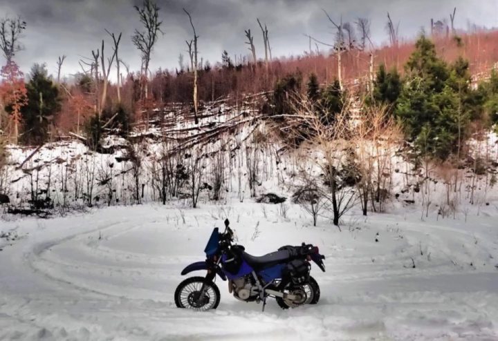 - How is it riding on the snow? - Like mud, but cleaner 😉🤷🏻‍♂️