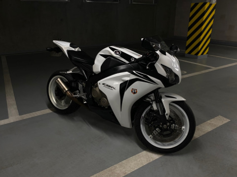 It’s incredible feeling, after winter pause to recognize your bike again