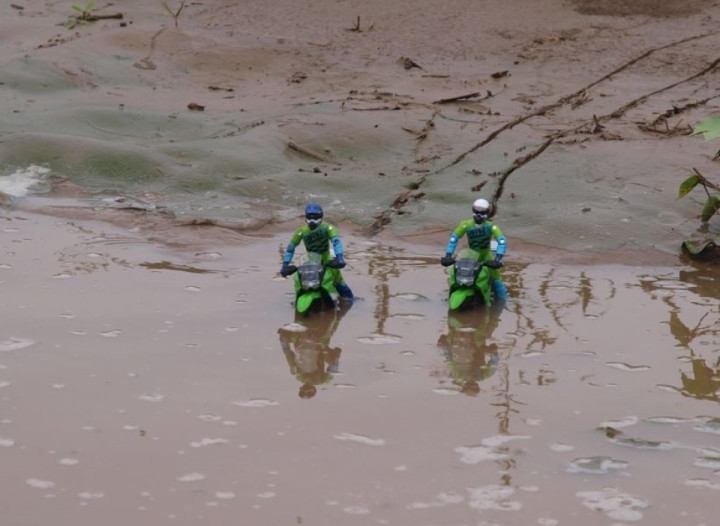 Dakar Team Limey are up in Northern Territory in Australia practicing some river crossings