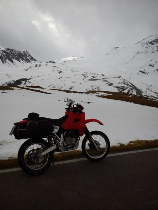 "Passo dello Stelvio" on the background...