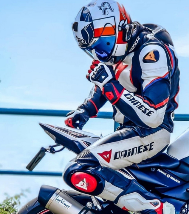 Let me sit on you shoulders, I am riding it ???