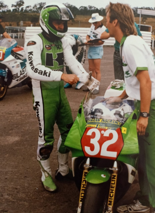 Rob Phillis Kawasaki ZXR-750. Oran Park 1988 Swann Insurance Series.