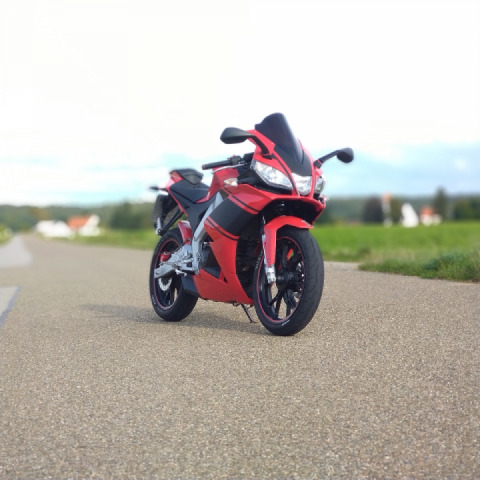 Die einzigste Aprilia Rs125 E4 mit dieser Verkleidung??