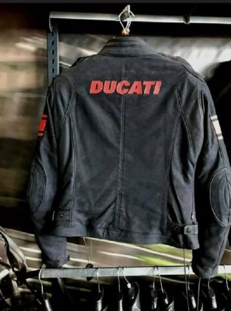 Quick question for the guys running some Dainese jackets!