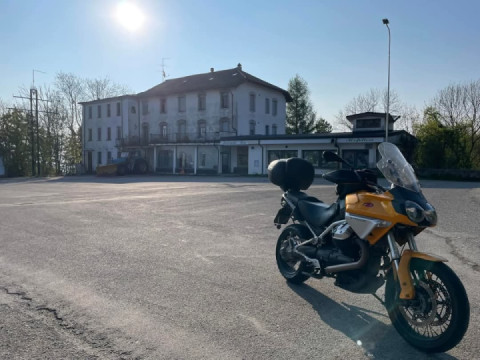 He says it's always crowded, always! Good day from here