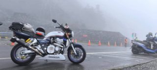 Temperature at the mountain pass: 8 degrees Celsius