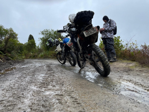 42nd traverse in the dark, clay, muds and rain...and winter...perfect adventure....