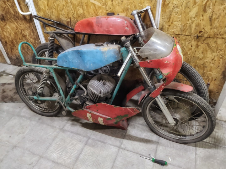 I bought two old two-stroke Soviet racing bikes. One for restoration and one for customization