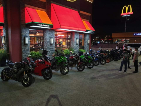 Late night bike meet up. laguna philippines. pizza night
