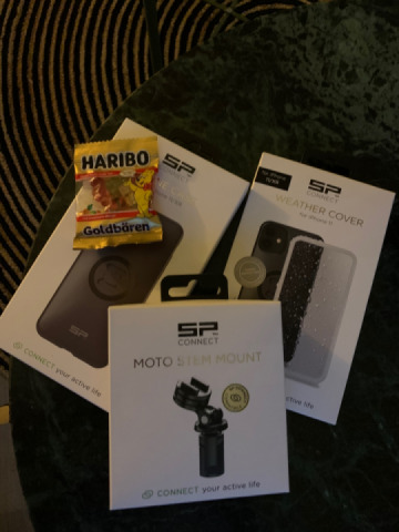 Happy with this SP-Connect stem mount! (And the goldbären)