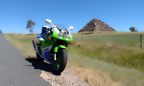 Aliens built this pyramid at Ballandean QLD... !!