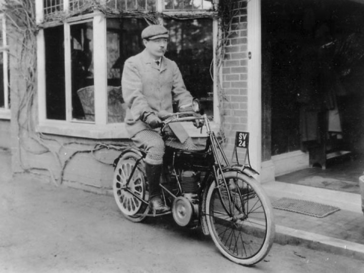 Arthur Conan Doyle motorcycle enthusiast, 1905