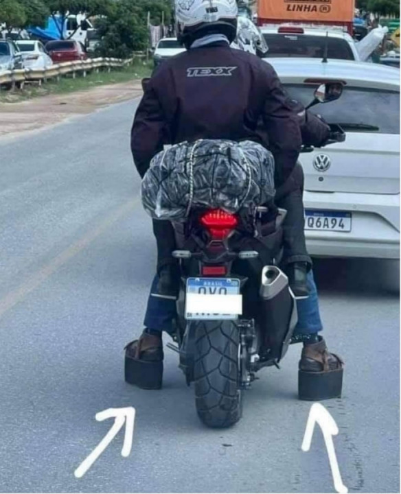 Wonder how he/she shifts it?