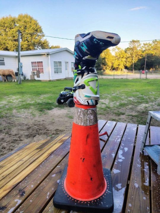 Best way to wash boots. Prove me worng..