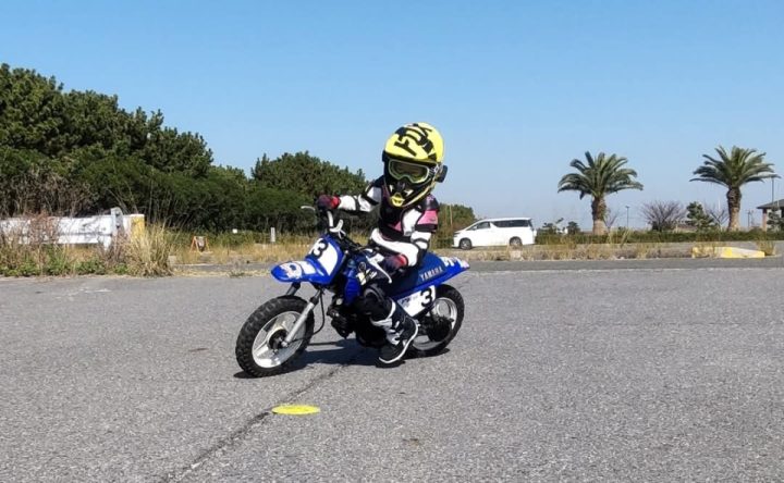 It's nice and warm, so I went for a bike ride with my daughter.