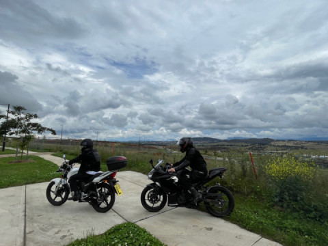 I love riding with mates