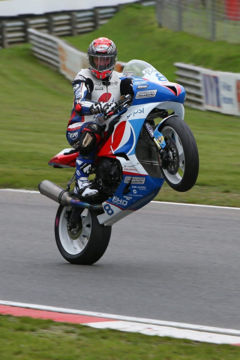 Show me your wheelies, please ?