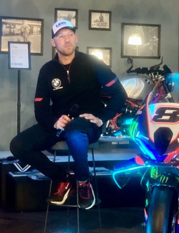 Photo with the legend