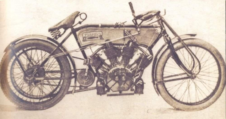Czech motorcycle of the early period w4 torpedo