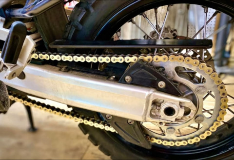 Fresh DID X-ring chain and sprockets. Always a good feeling! Wish they stayed this pretty