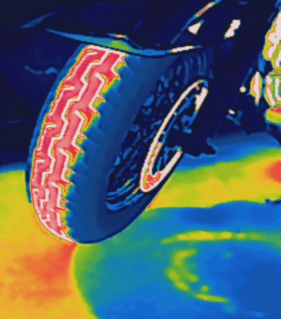 Took a thermal photo of my motorcycle tire