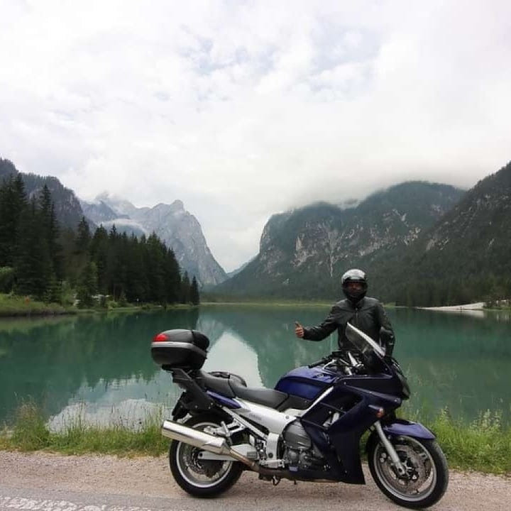 Lake Toblach ,Italy, i love this bike