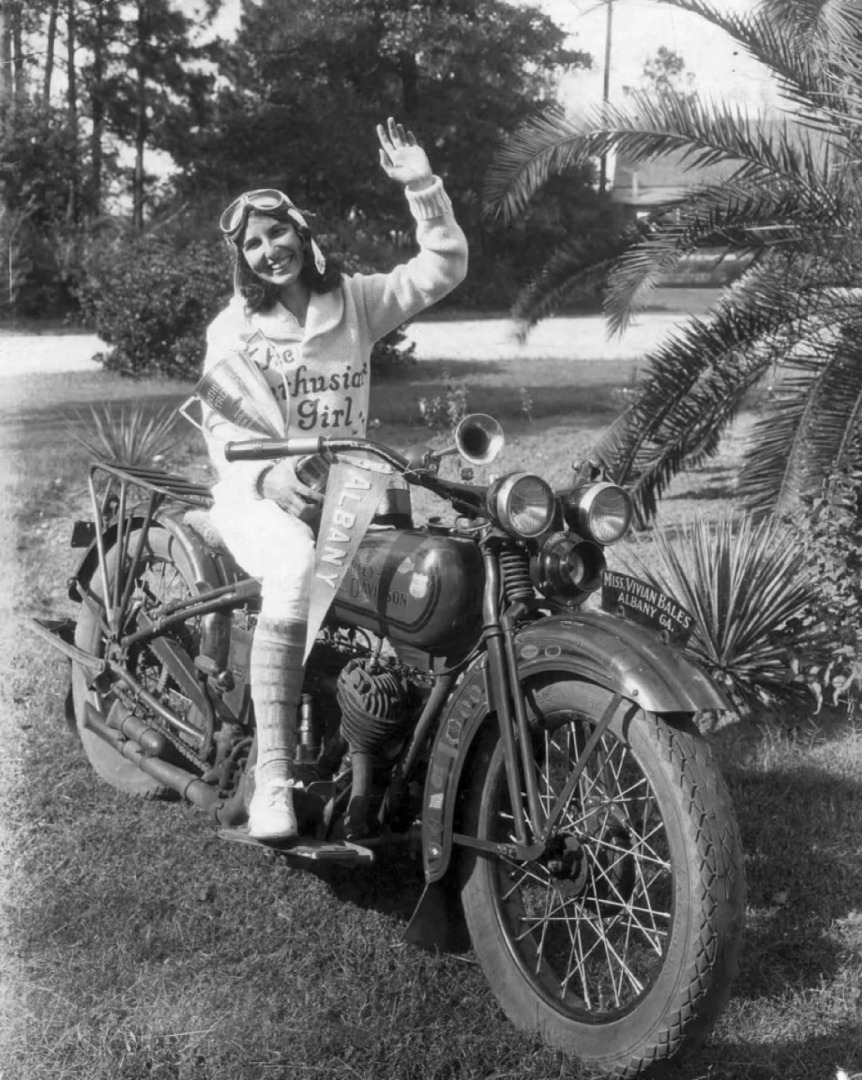 The Van Buren girls rode 5500 miles across the USA in 1916 on Indian motorcycle