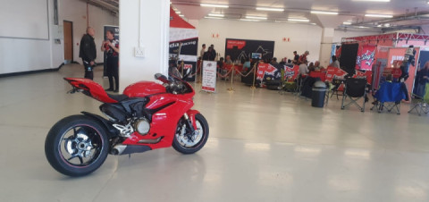 Hi guys, got a 2015 1299 in south africa, want to do a oil change my self, 15w50 fully synthetic?