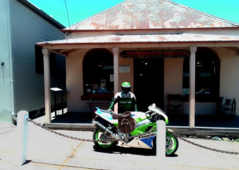 Called into Tenterfield Saddler to pick up my new saddle for the ZXR...