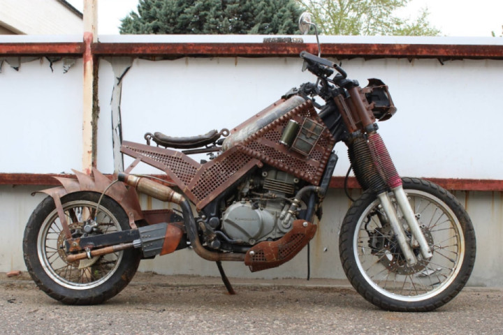 Kawasaki KLE500 as wasteland custom build in Mad Max style.