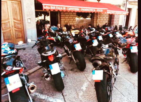 How to invade a cafe ?