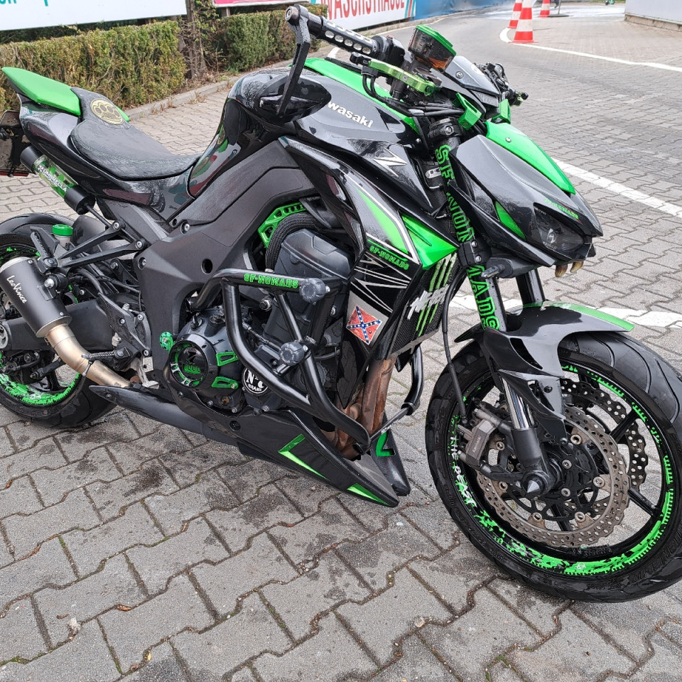 kawasaki z1000 monster energy